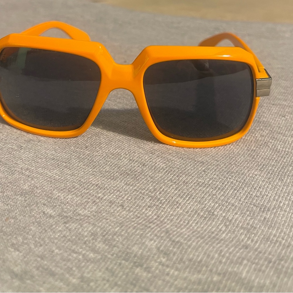 Orange Retro Square Sunglasses with Bold Design